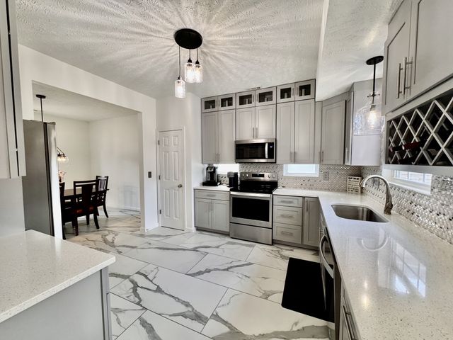 947 Legacy Park Rd, Mount Juliet, TN 37122
