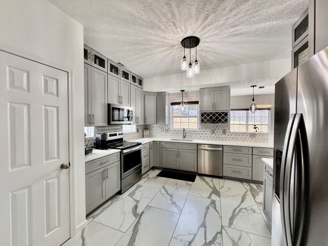 947 Legacy Park Rd, Mount Juliet, TN 37122