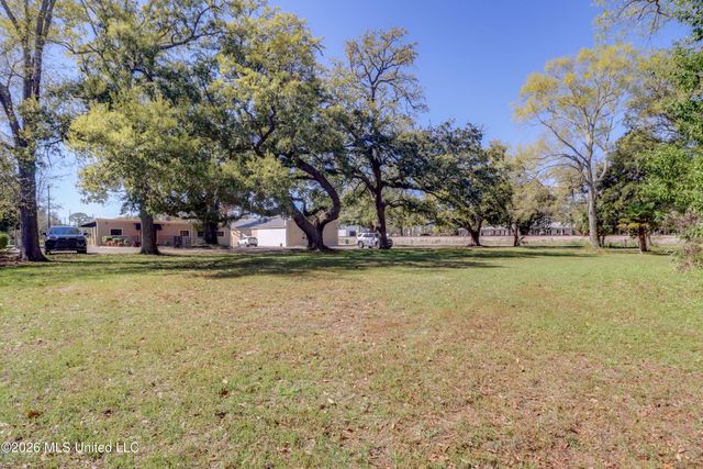 424 S Railroad Street, Gulfport, MS 39507