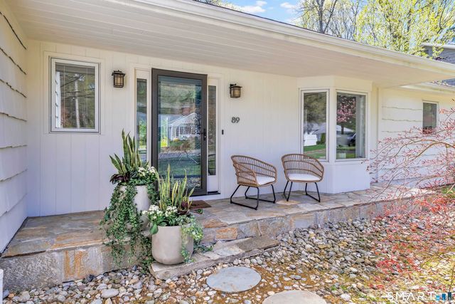 89 Random Road, Fairfield, CT 06825