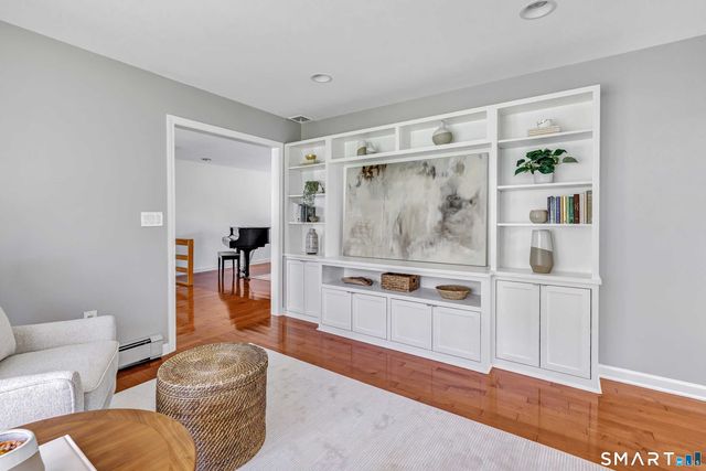 89 Random Road, Fairfield, CT 06825