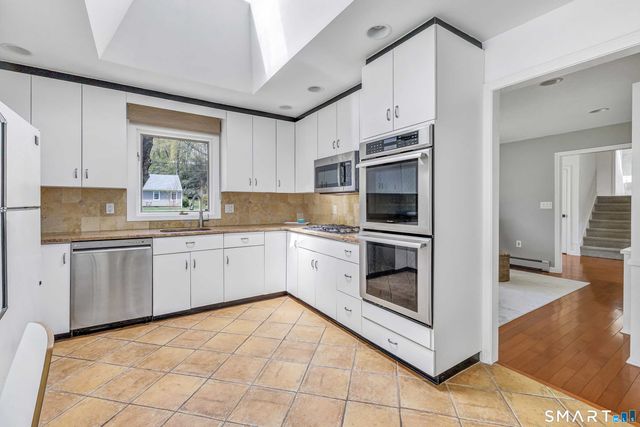 89 Random Road, Fairfield, CT 06825