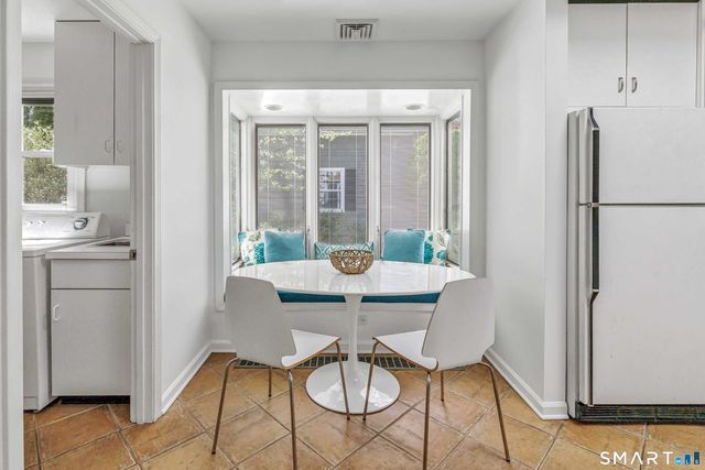 89 Random Road, Fairfield, CT 06825