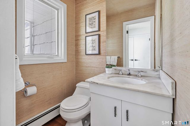 89 Random Road, Fairfield, CT 06825