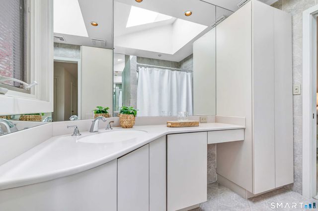 89 Random Road, Fairfield, CT 06825