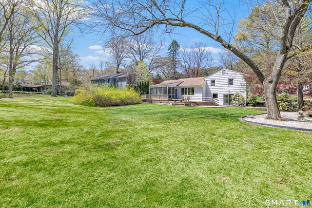 89 Random Road, Fairfield, CT 06825