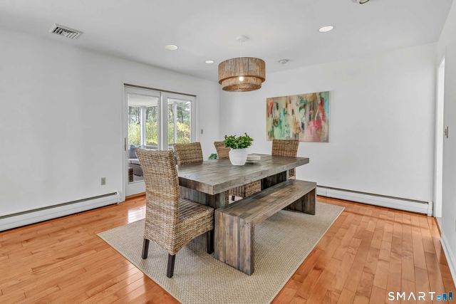 89 Random Road, Fairfield, CT 06825