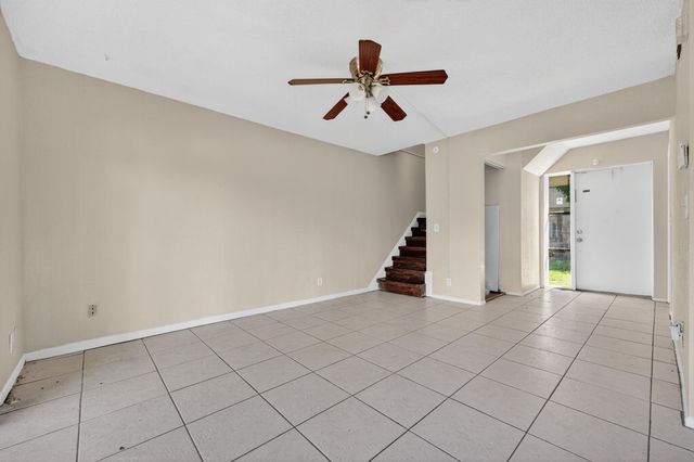 2218 NW 58th Ave 1, Fort Lauderdale, FL 33313