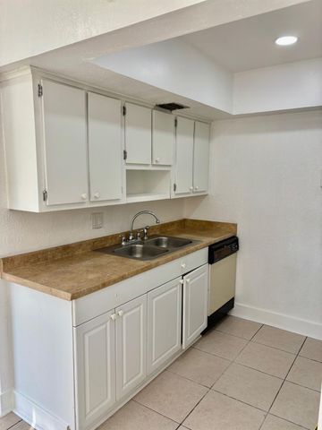 2218 NW 58th Ave 1, Fort Lauderdale, FL 33313