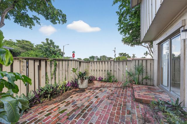 2218 NW 58th Ave 1, Fort Lauderdale, FL 33313