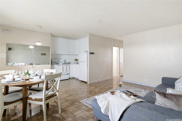 94-249 Waikele Road B313, Waipahu, HI 96797