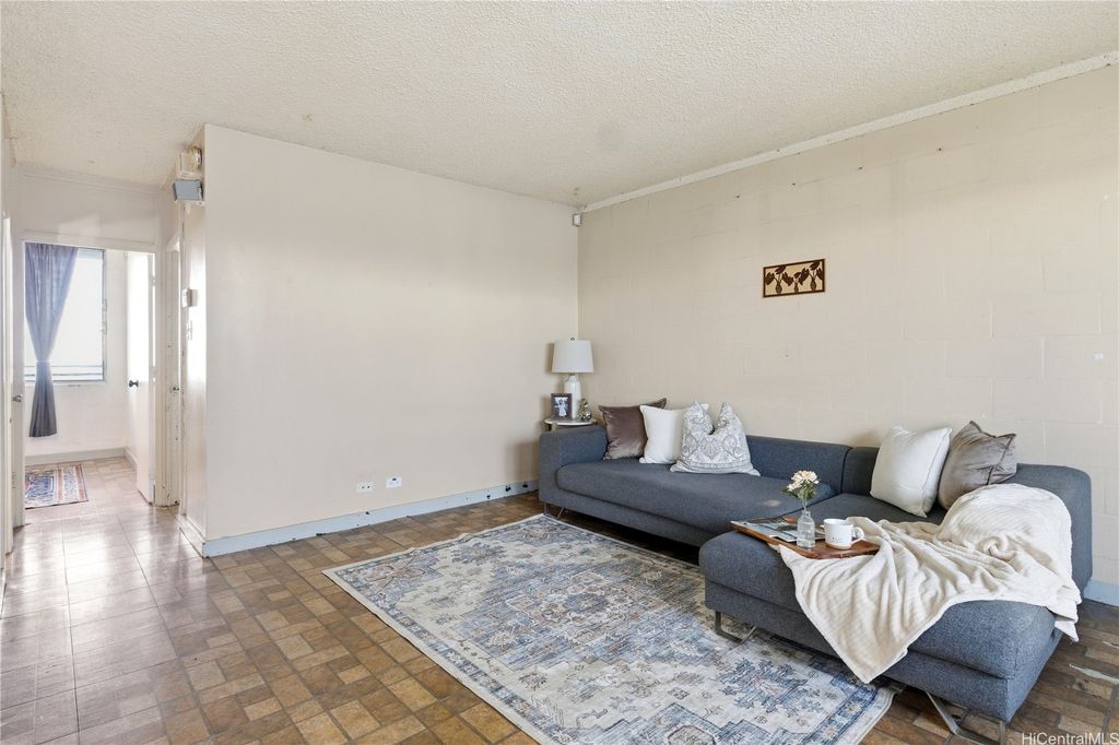 94-249 Waikele Road B313, Waipahu, HI 96797