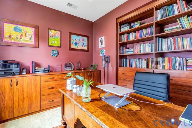 9511 Thornecrest Dr, Hanover, VA 23116