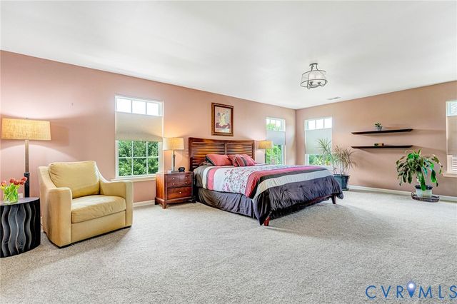 9511 Thornecrest Dr, Hanover, VA 23116