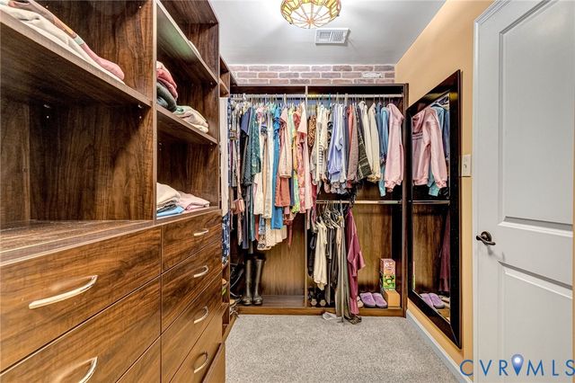 9511 Thornecrest Dr, Hanover, VA 23116