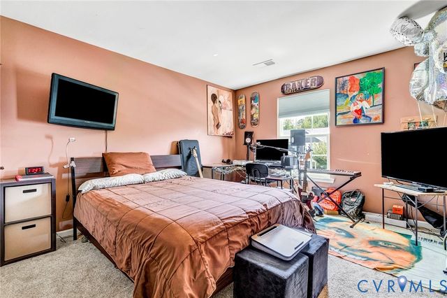 9511 Thornecrest Dr, Hanover, VA 23116