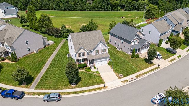 9511 Thornecrest Dr, Hanover, VA 23116