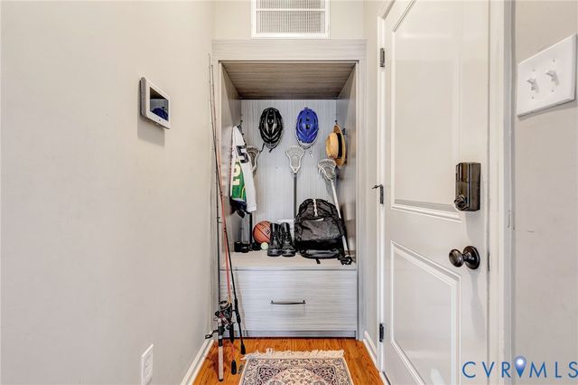 9511 Thornecrest Dr, Hanover, VA 23116