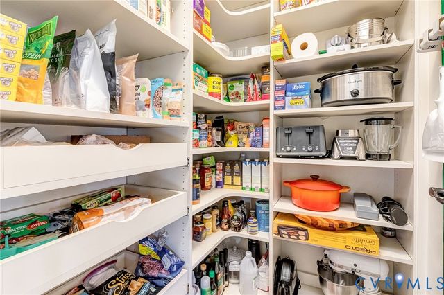 9511 Thornecrest Dr, Hanover, VA 23116