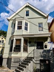 203 2Nd St, Newark City, NJ 07107