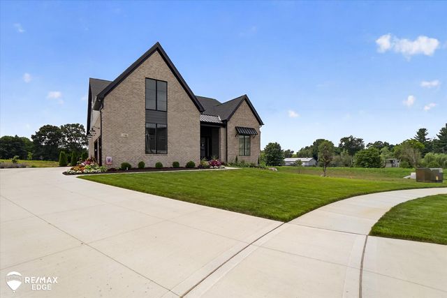 758 Sutton Court, York Twp, MI 48176
