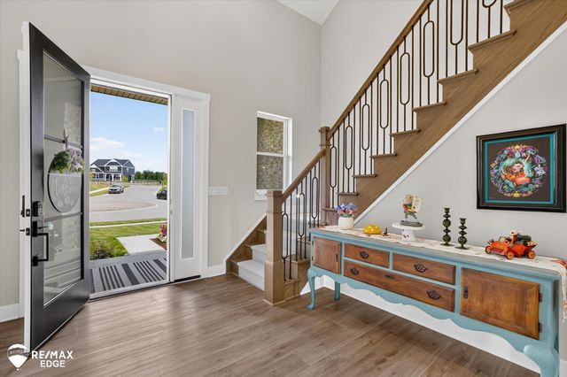 758 Sutton Court, York Twp, MI 48176