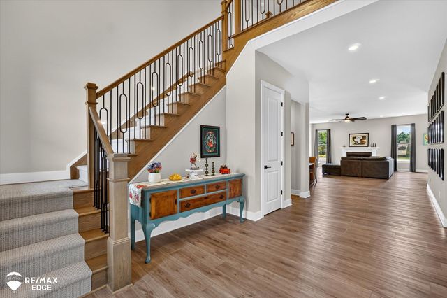 758 Sutton Court, York Twp, MI 48176