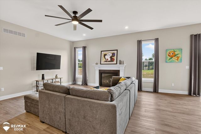758 Sutton Court, York Twp, MI 48176