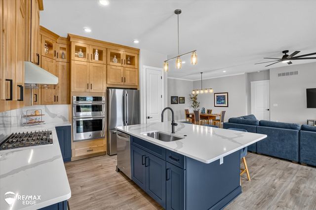 758 Sutton Court, York Twp, MI 48176