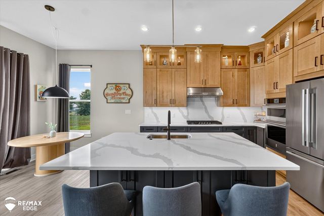 758 Sutton Court, York Twp, MI 48176