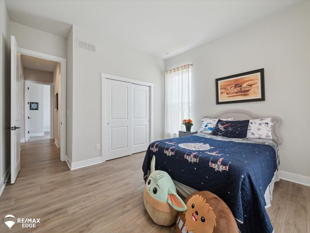 758 Sutton Court, York Twp, MI 48176