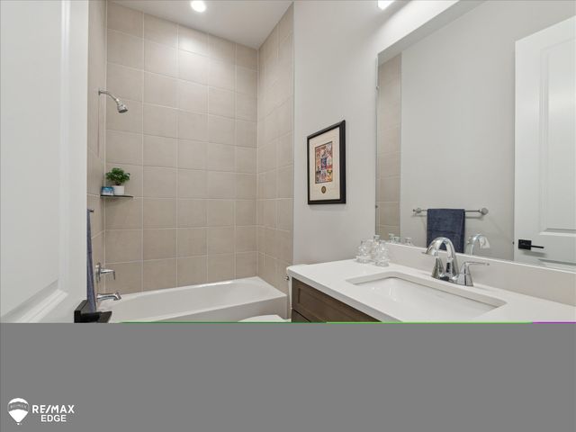 758 Sutton Court, York Twp, MI 48176