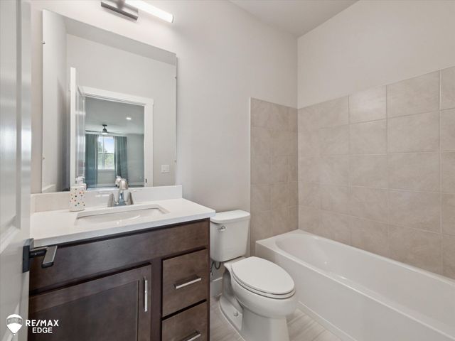 758 Sutton Court, York Twp, MI 48176
