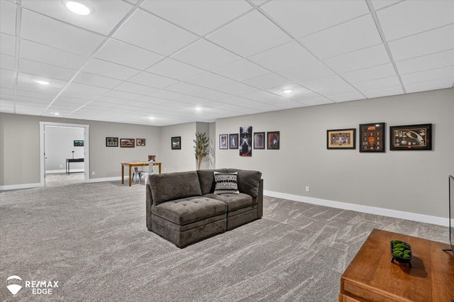 758 Sutton Court, York Twp, MI 48176