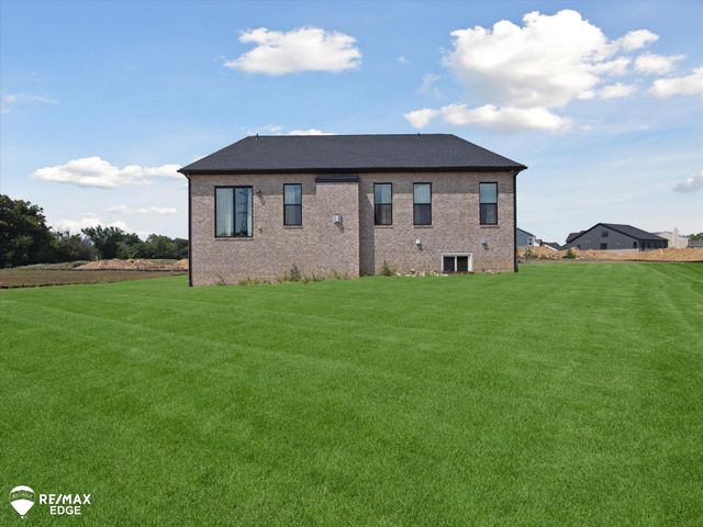 758 Sutton Court, York Twp, MI 48176