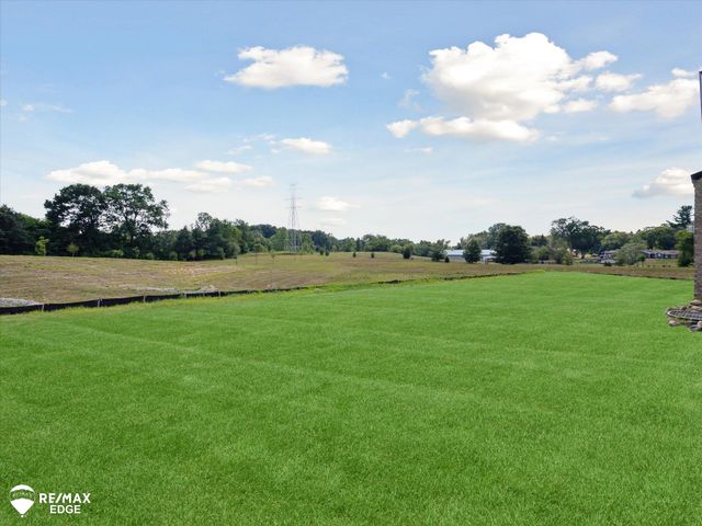 758 Sutton Court, York Twp, MI 48176