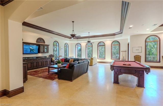 200 Golf DR, Naples, FL 34102
