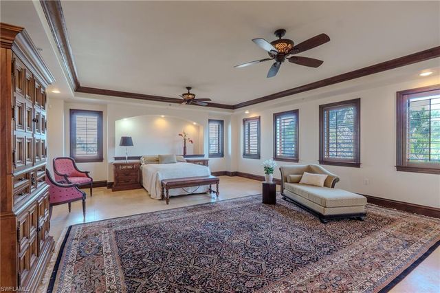 200 Golf DR, Naples, FL 34102