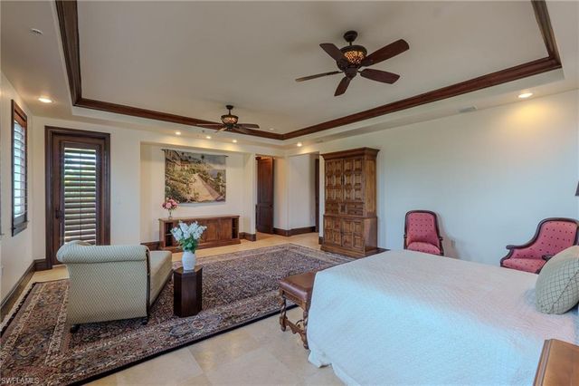 200 Golf DR, Naples, FL 34102