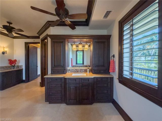 200 Golf DR, Naples, FL 34102