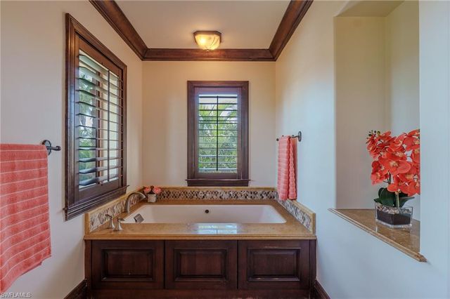 200 Golf DR, Naples, FL 34102