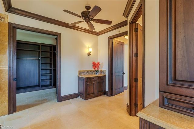 200 Golf DR, Naples, FL 34102