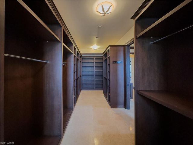 200 Golf DR, Naples, FL 34102