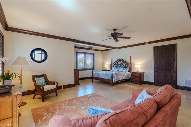 200 Golf DR, Naples, FL 34102