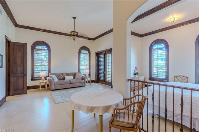 200 Golf DR, Naples, FL 34102