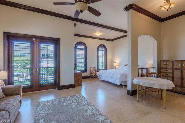 200 Golf DR, Naples, FL 34102