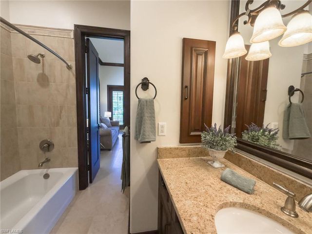 200 Golf DR, Naples, FL 34102