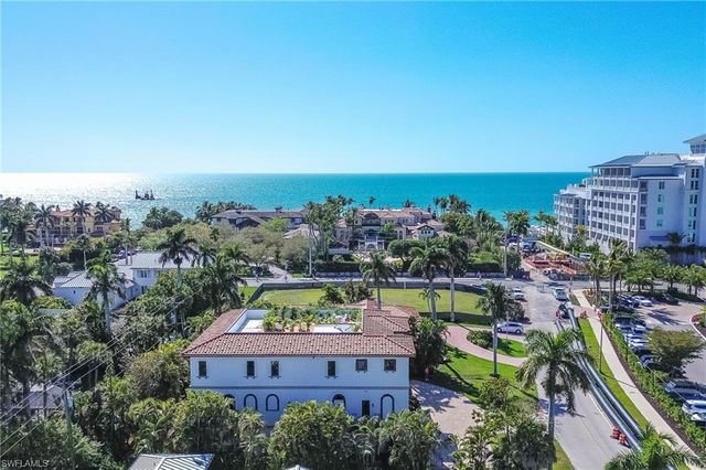 200 Golf DR, Naples, FL 34102