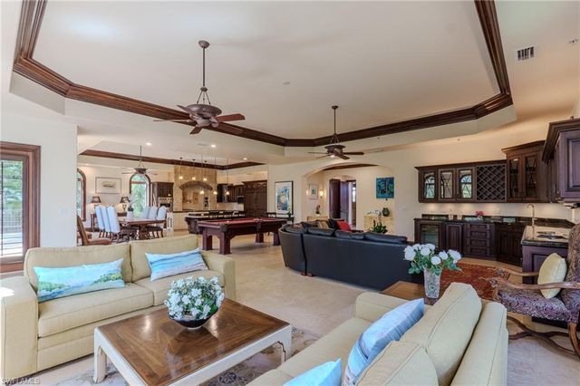 200 Golf DR, Naples, FL 34102