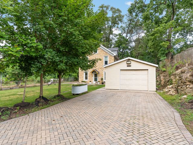 618 Bush Street, Joliet, IL 60433